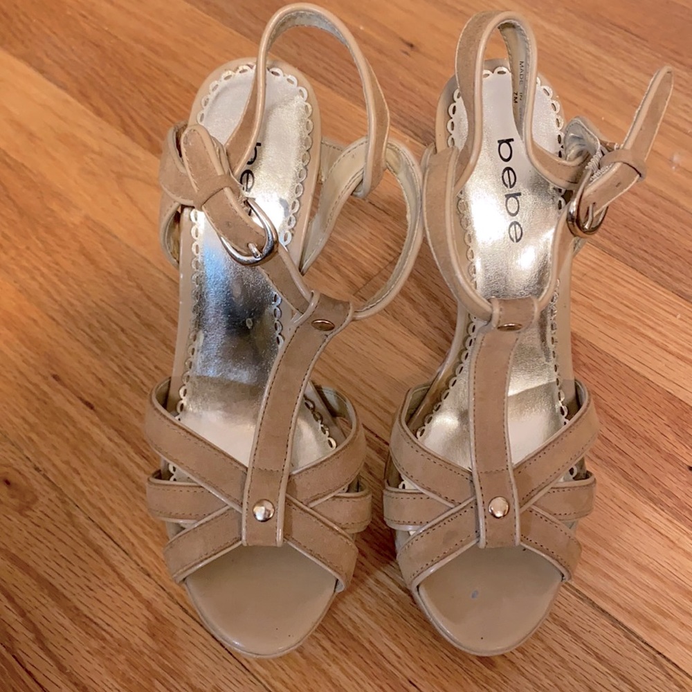 Be e platform sandals. - Picture 1 of 6